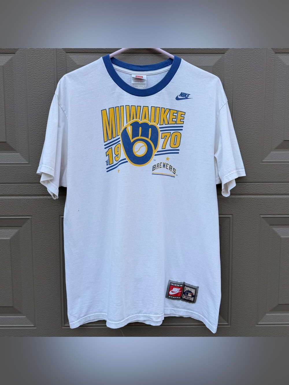Mens Large Vintage Y2K 2000s Nike MLB Baseball Milwaukee Brewers Graphic T-Shirt